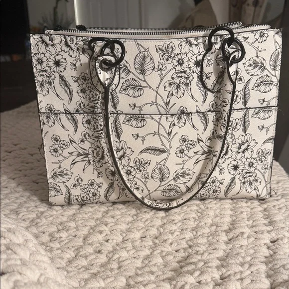 Steve Madden Monochrome Floral Tote - Picture 2 of 4